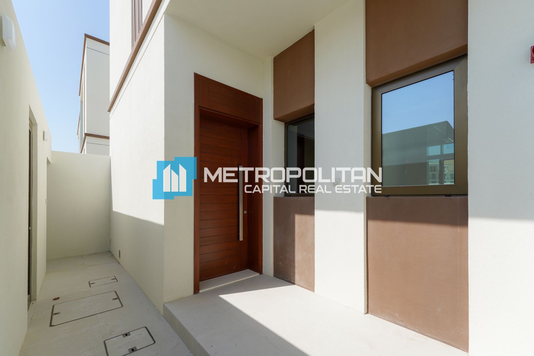 Single Row | 2BR w/ Balcony | Convenient Location