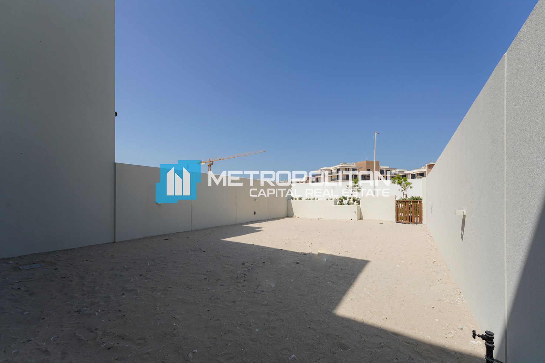 Single Row | 2BR w/ Balcony | Convenient Location