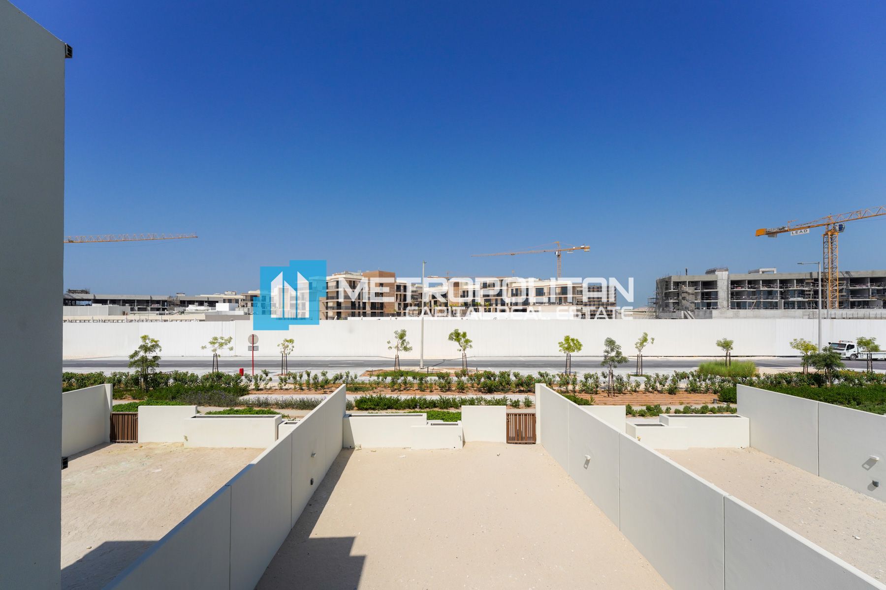Single Row | 2BR w/ Balcony | Convenient Location