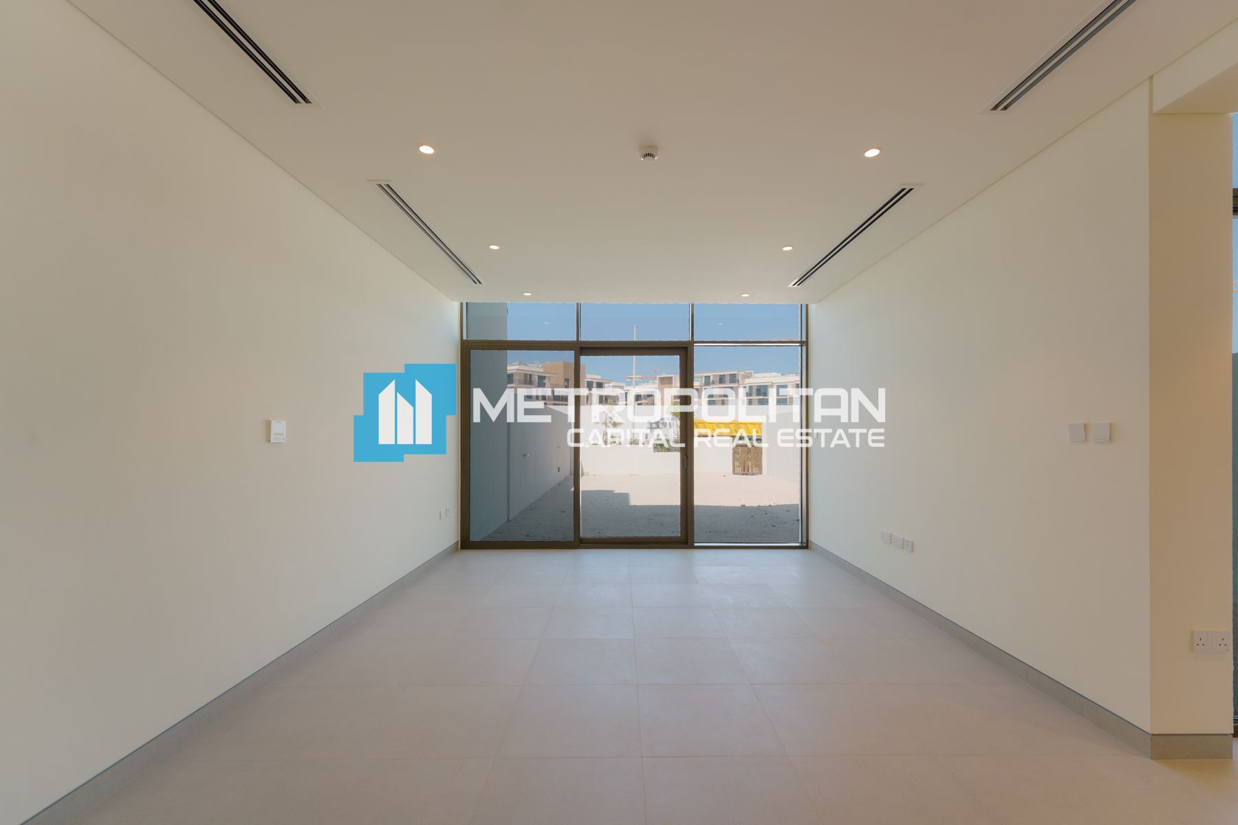 Single Row | 2BR w/ Balcony | Convenient Location