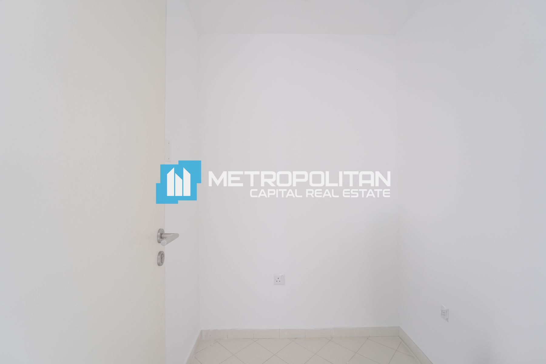 Canal View | Corner 1 Bedroom | Vacant Soon