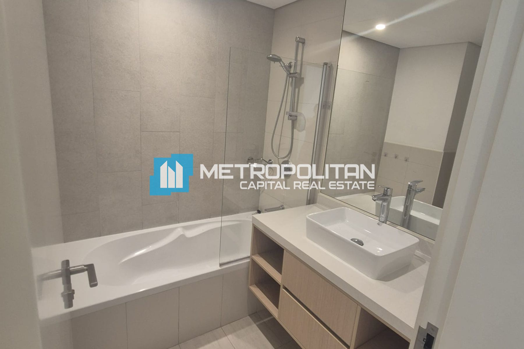 3BR Corner Unit | Canal View | Balcony | Big Size