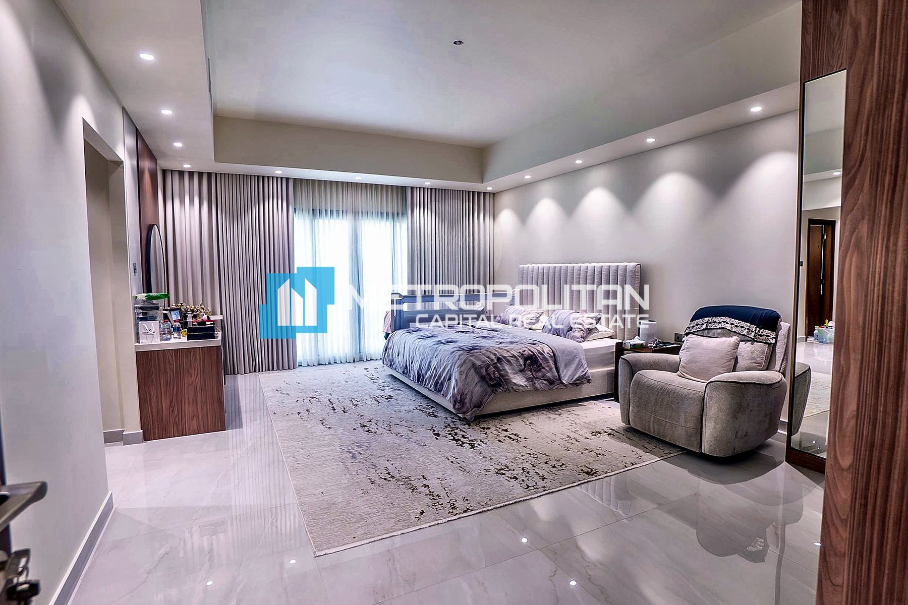 Fully Upgraded | Corner Villa | Private Garden