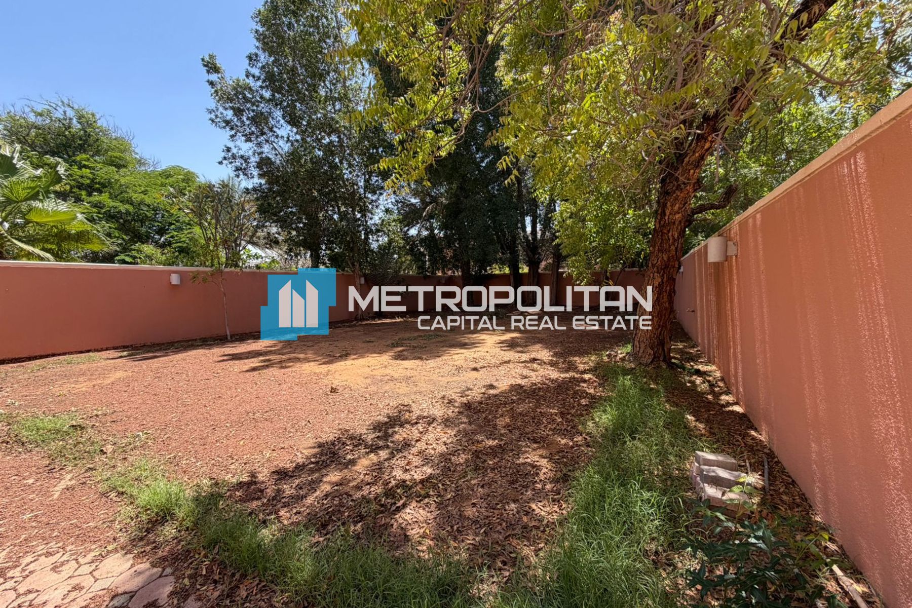 Hot Deal| Huge Plot |Free Maintenance & SC |Vacant