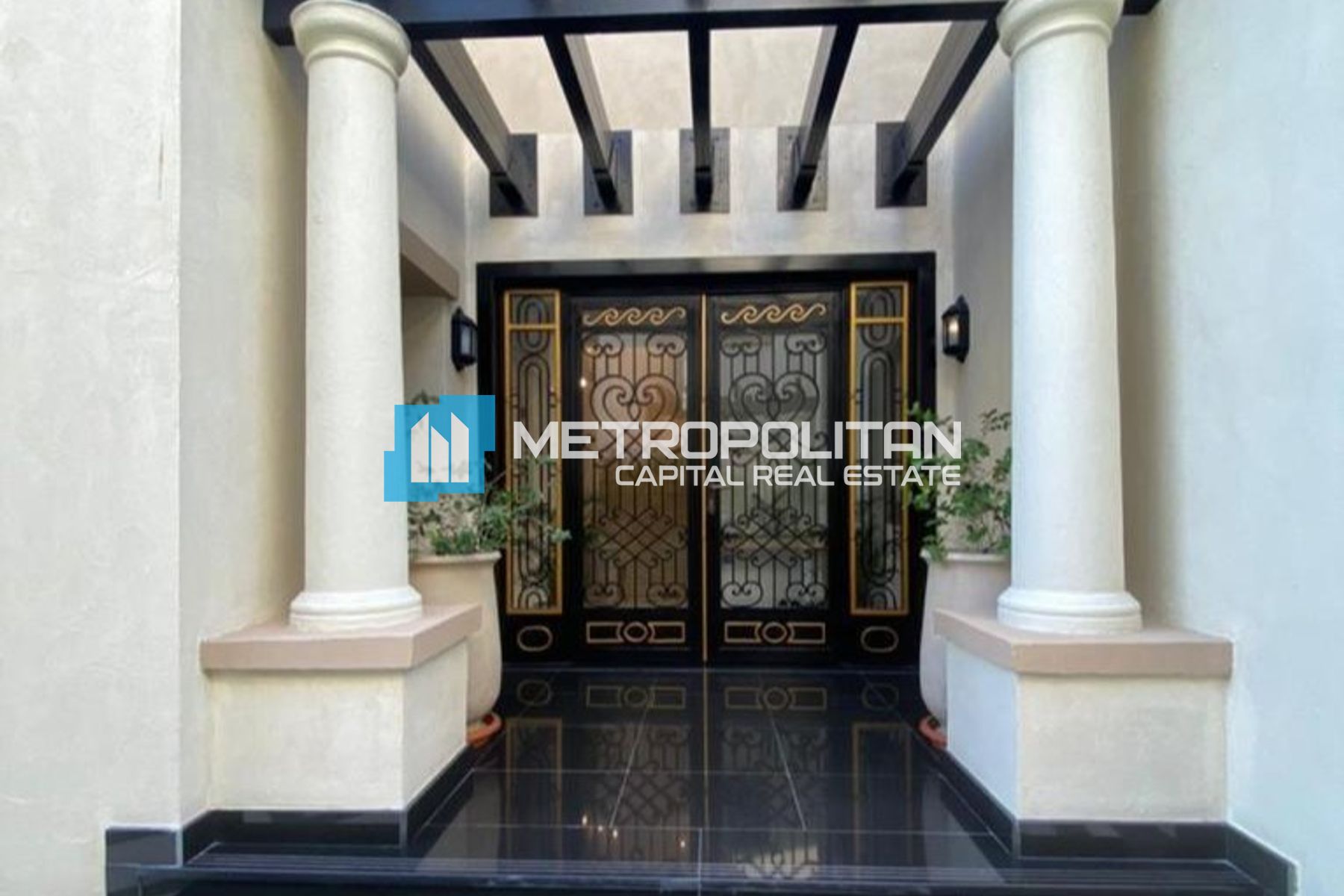 Single Row | Upgraded 5BR+Maids | Private Garden