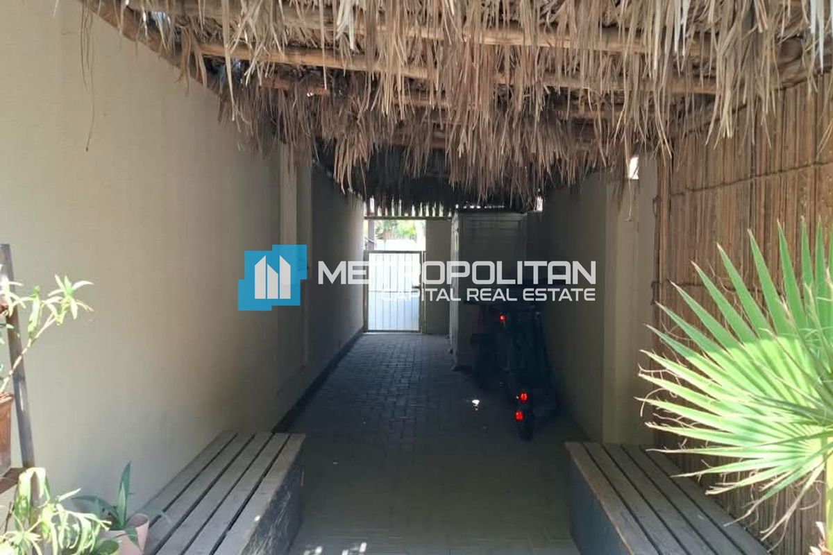 Vacant | Fully Renovated 5BR+M | Extended Garden