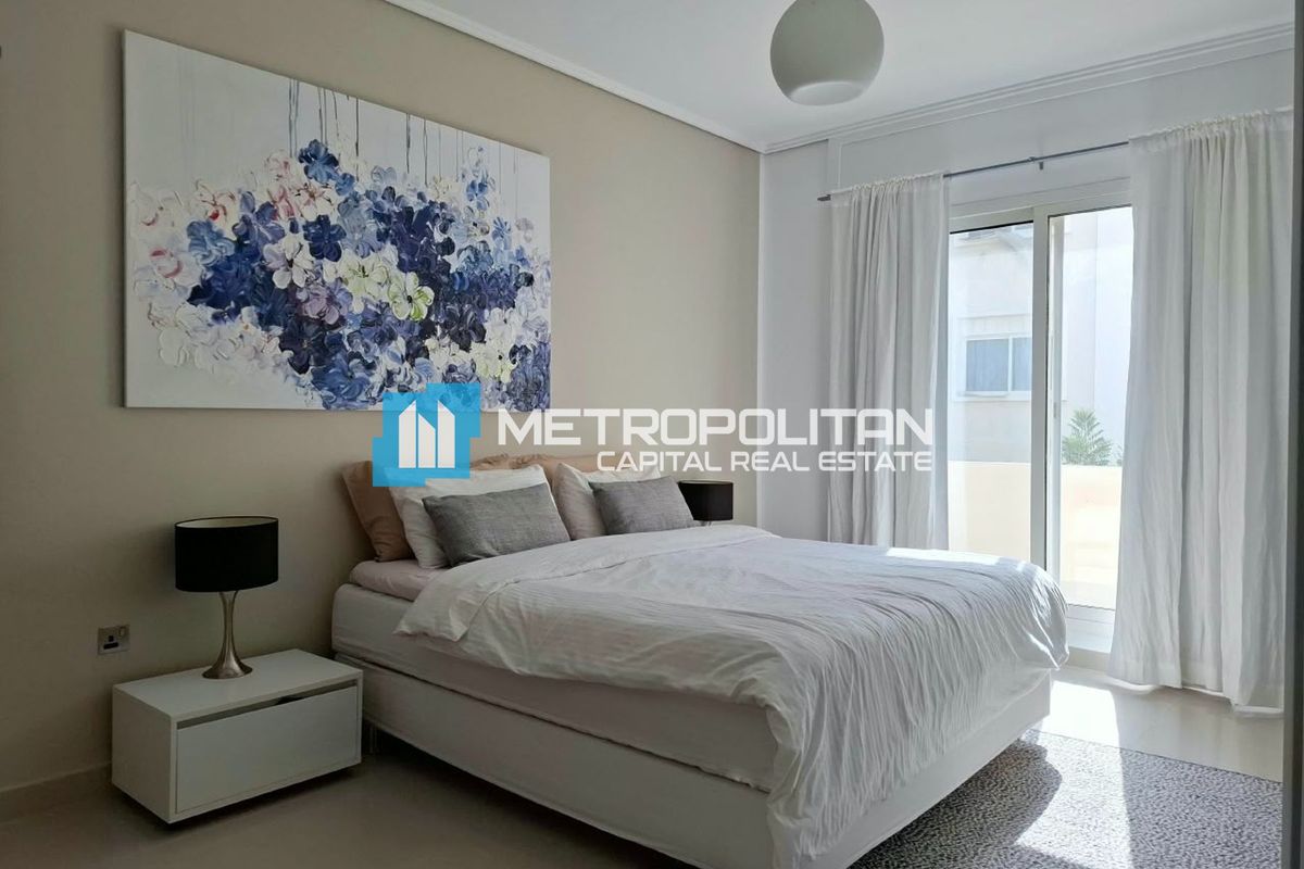 Vacant | Fully Renovated 5BR+M | Extended Garden