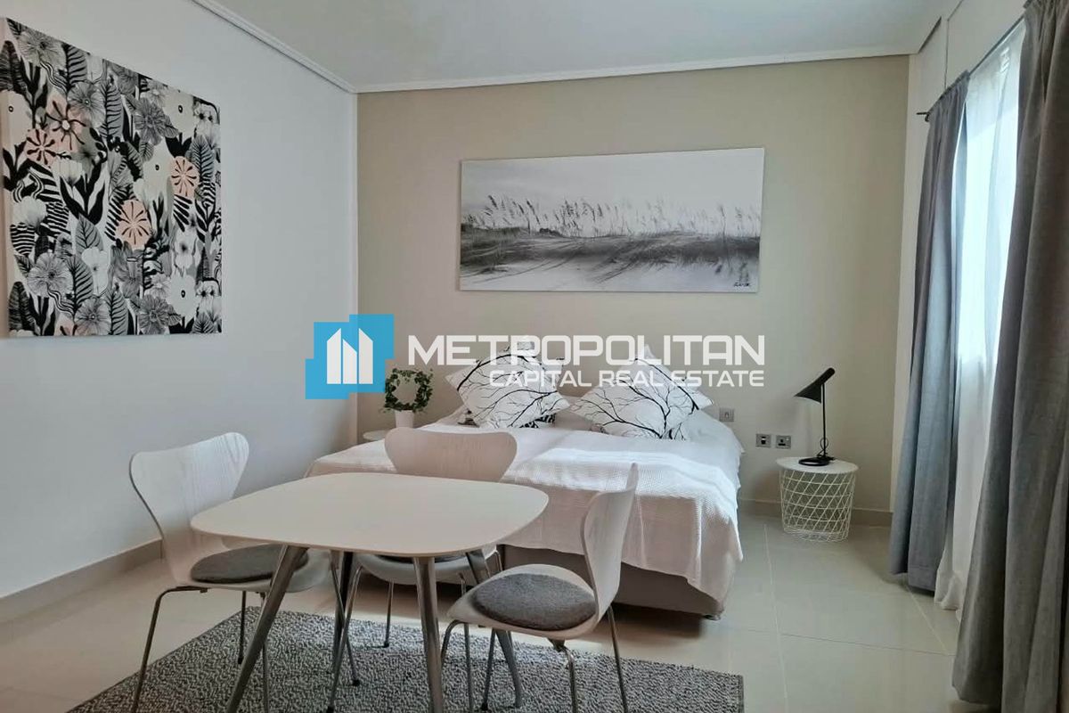 Vacant | Fully Renovated 5BR+M | Extended Garden