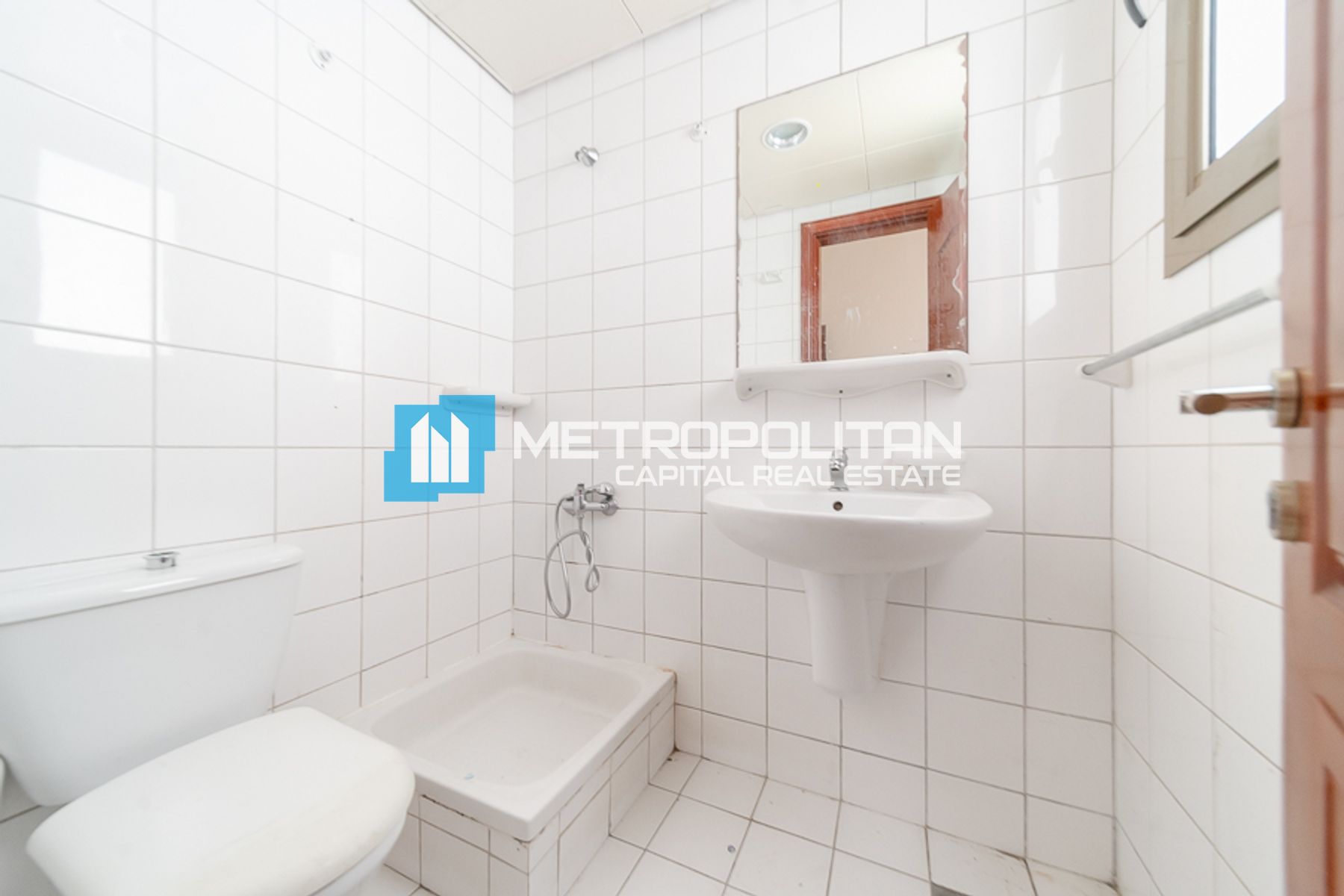 Vacant | Well Maintained 4BR+M | Great Community