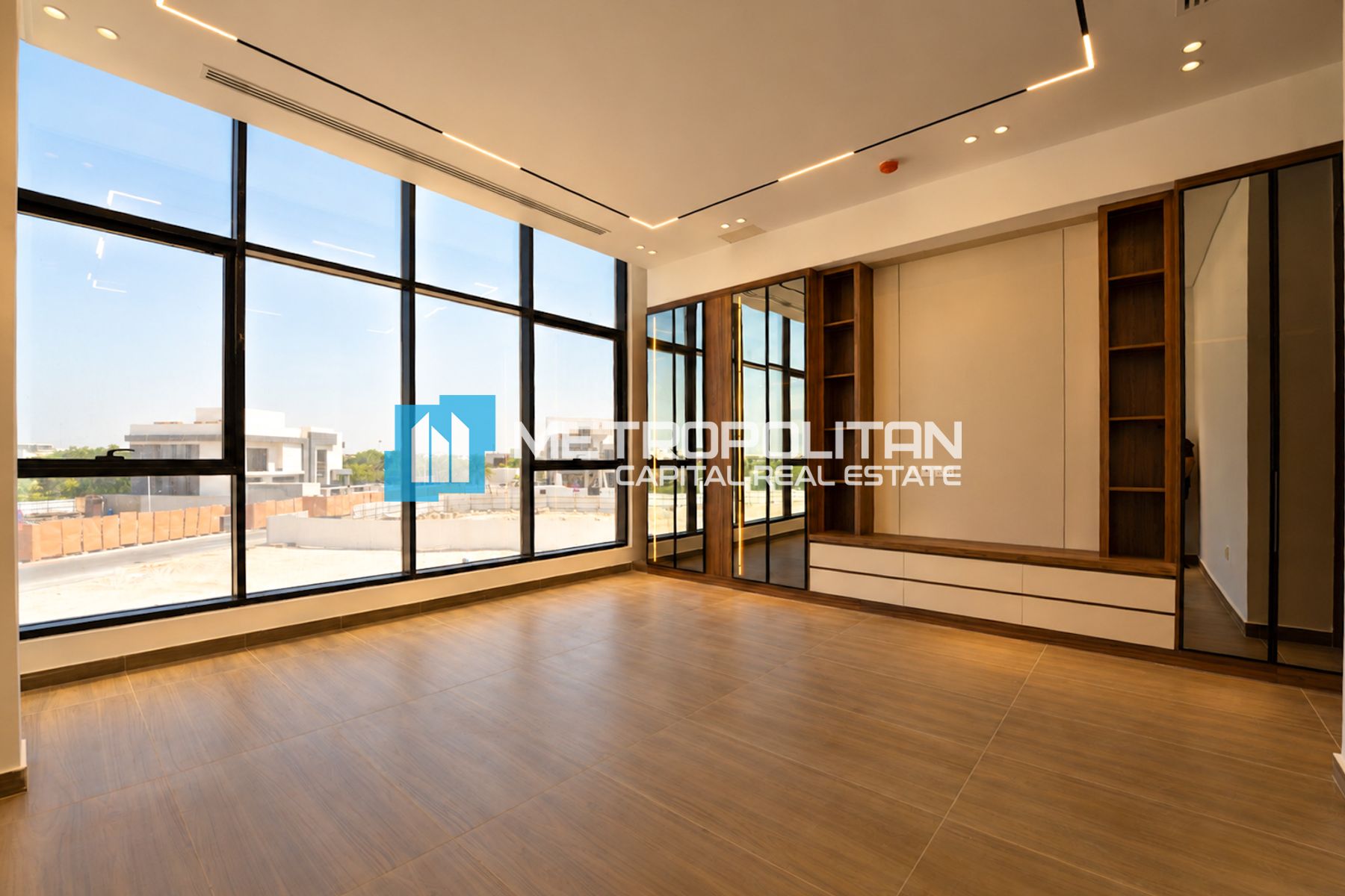 Canal View | Single Row |Private Pool |Driver Room