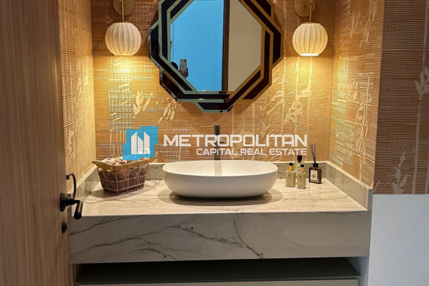 Canal & Museum View | High Floor | Bespoke Design