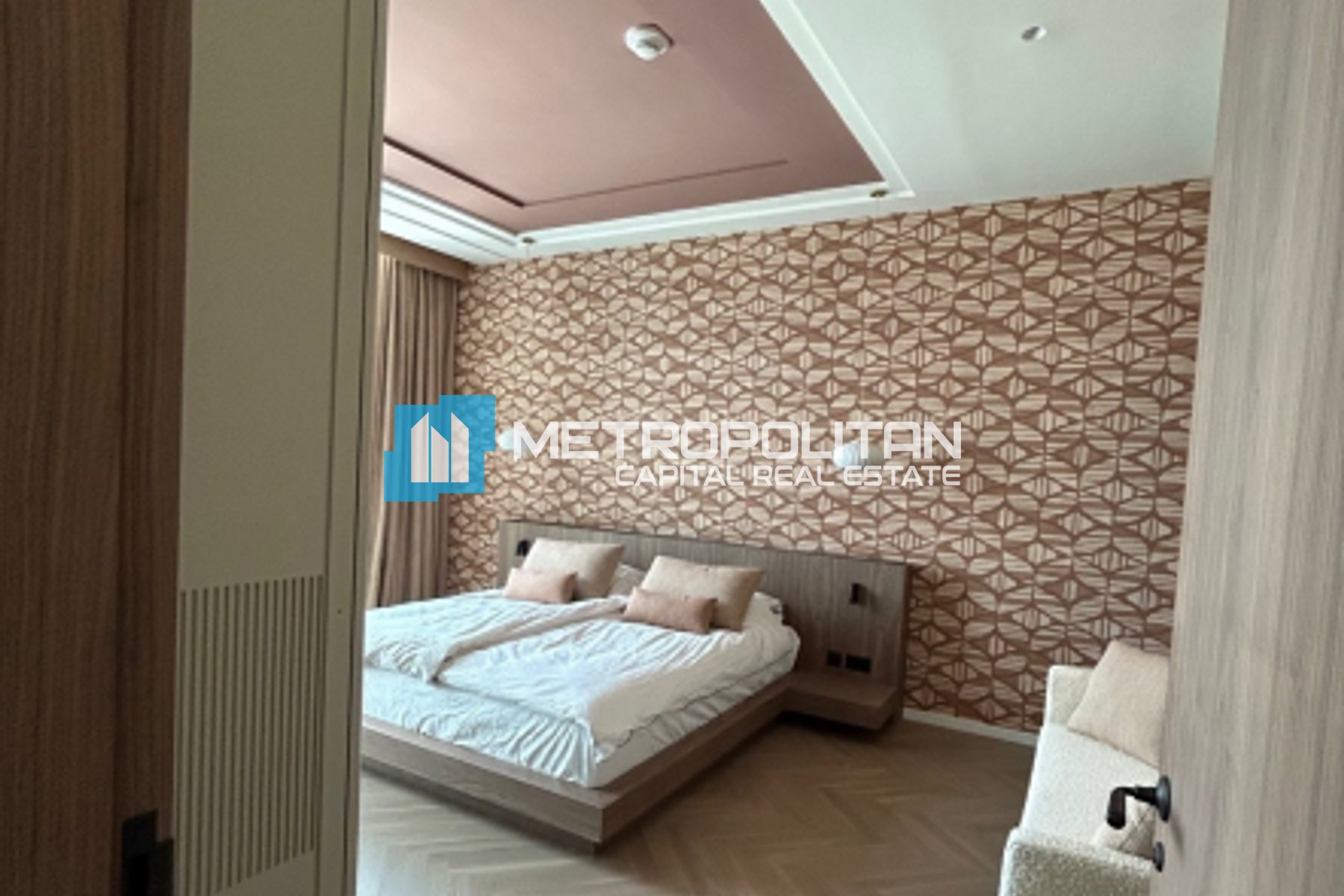 Canal & Museum View | High Floor | Bespoke Design
