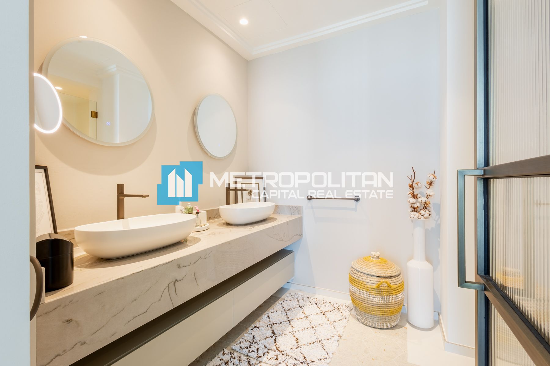 Canal & Museum View | High Floor | Bespoke Design