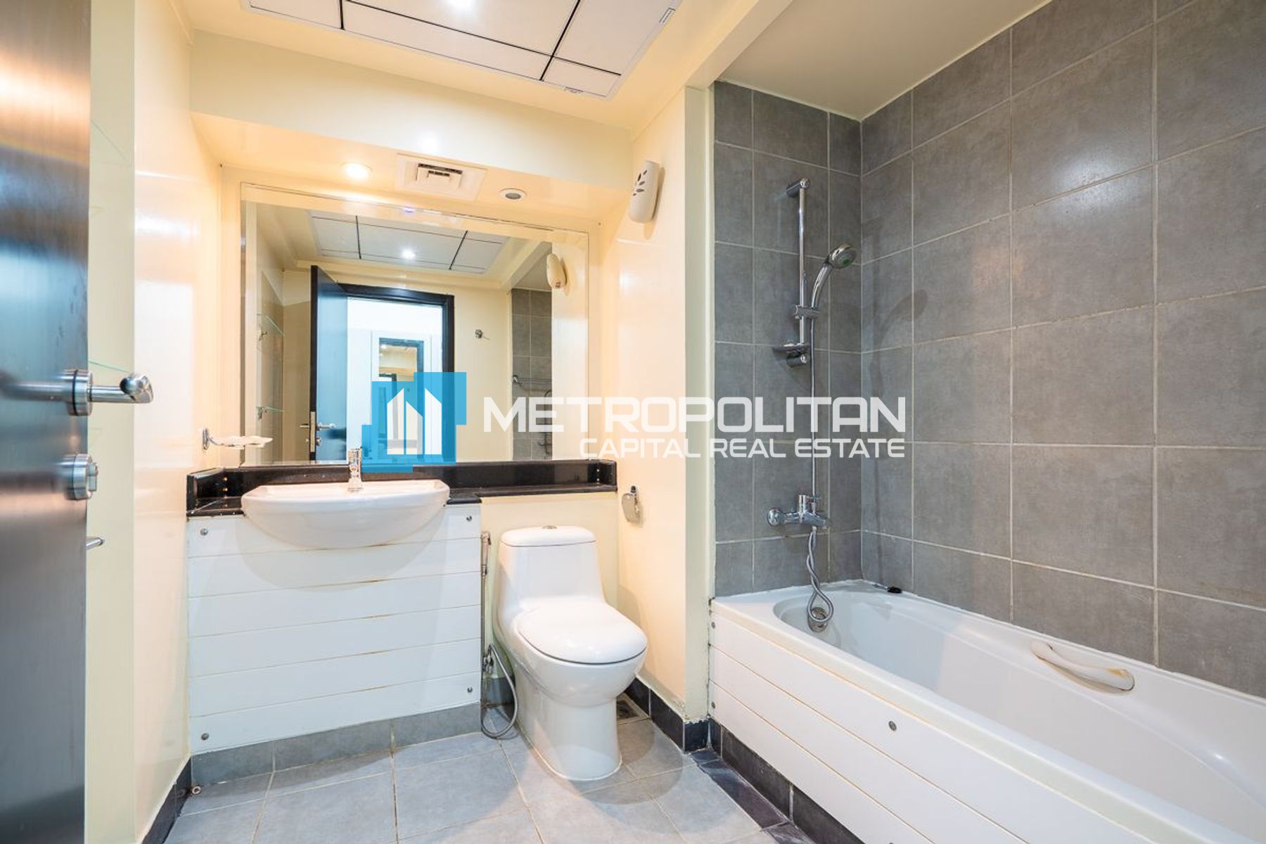 Spacious 1 BR w/ Balcony | Vacant Unit | City View