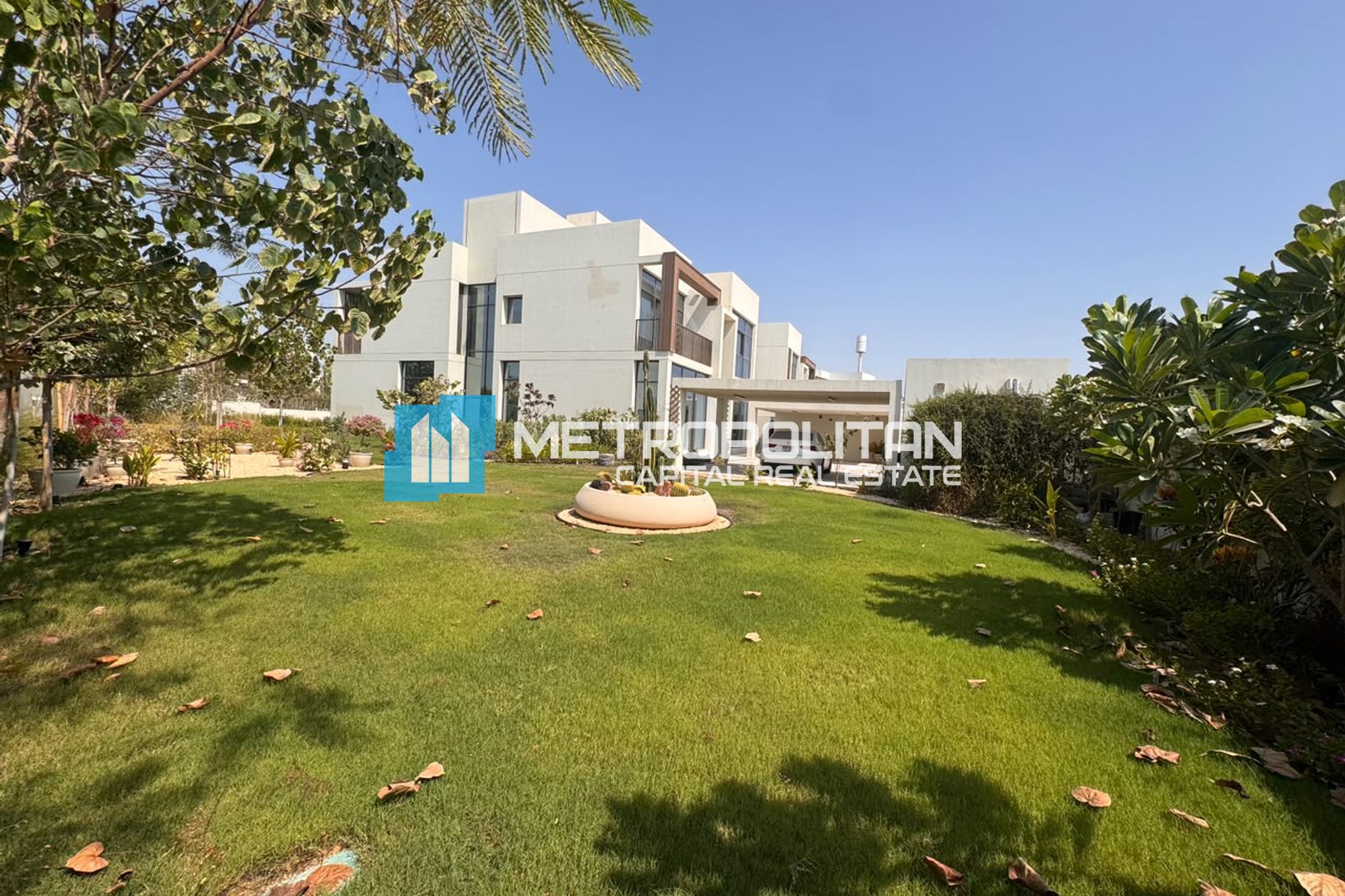 Prime Location | Single Row | 4 BR with Maids