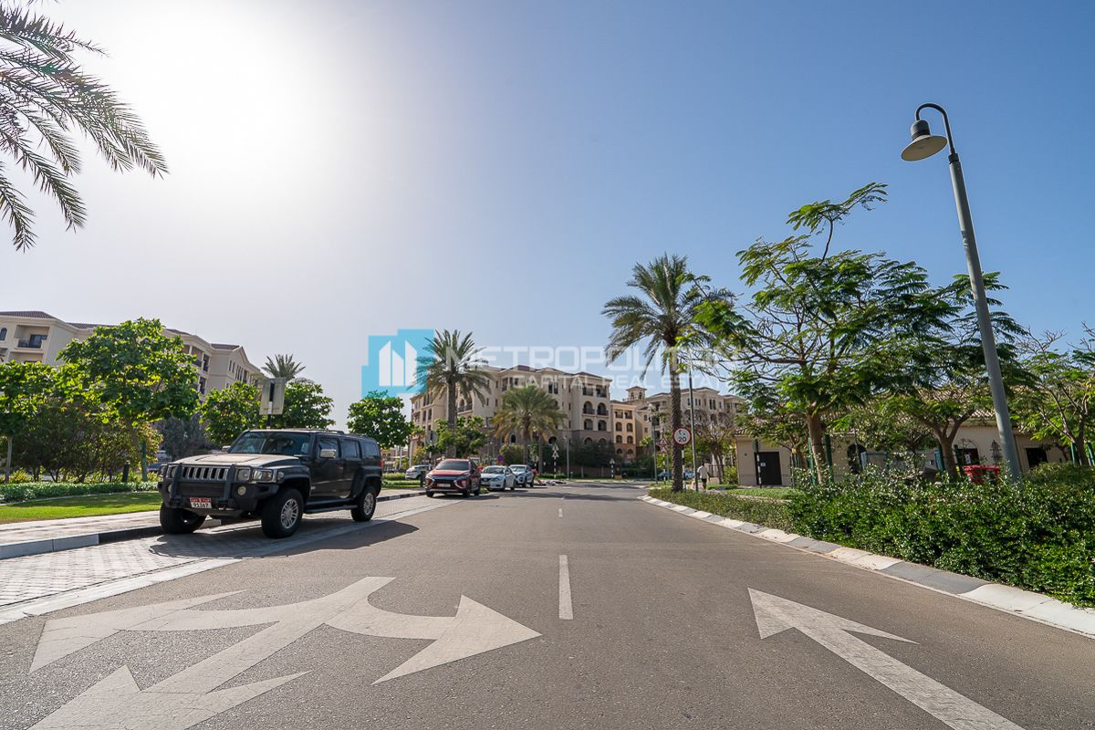 Distress Deal | Vacant 1BR+Balcony | Urgent Sale