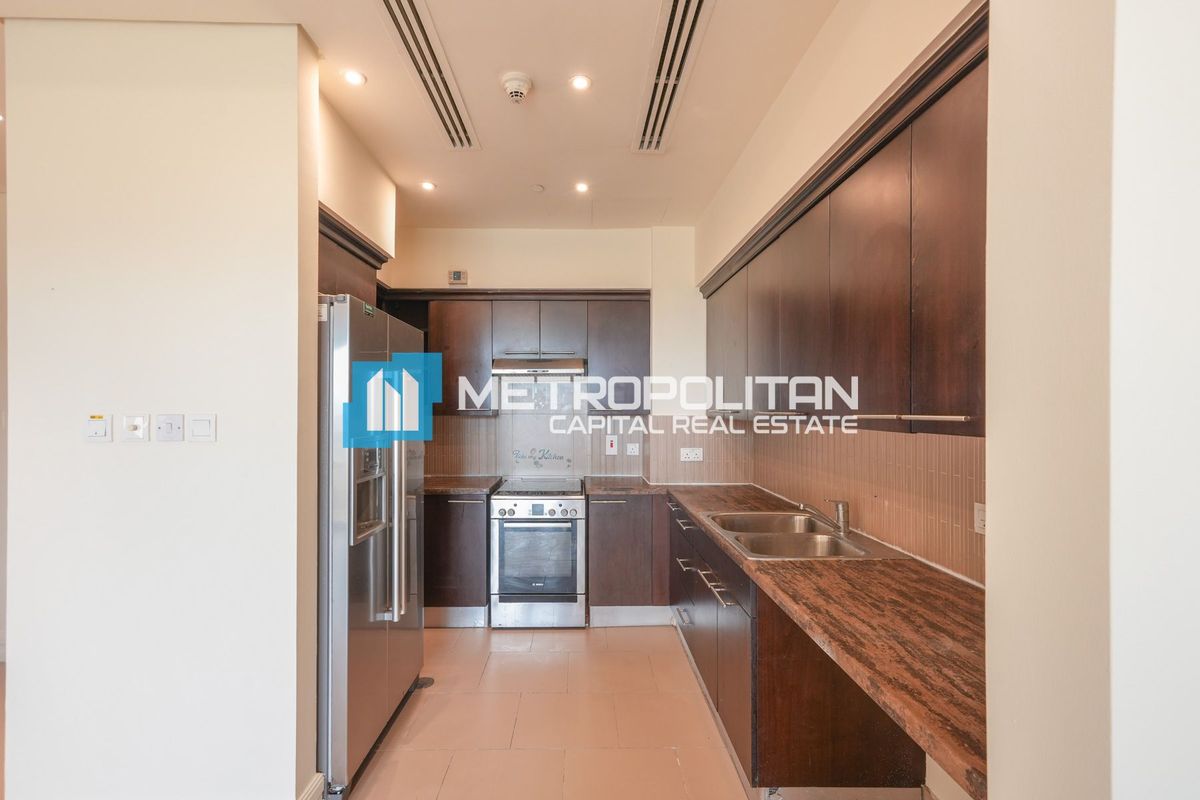 Distress Deal | Vacant 1BR+Balcony | Urgent Sale