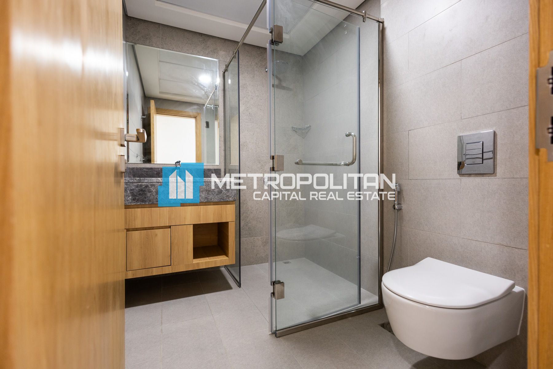 Beautiful 3BR+M | High Floor | Vacant | Full Canal