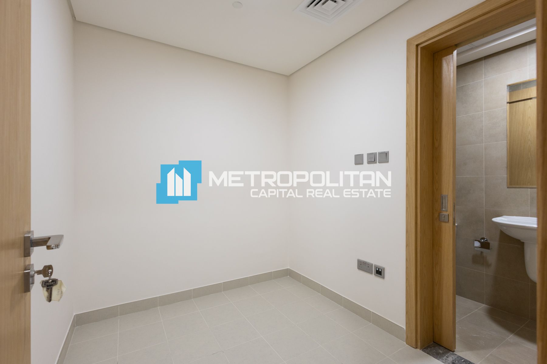 Beautiful 3BR+M | High Floor | Vacant | Full Canal