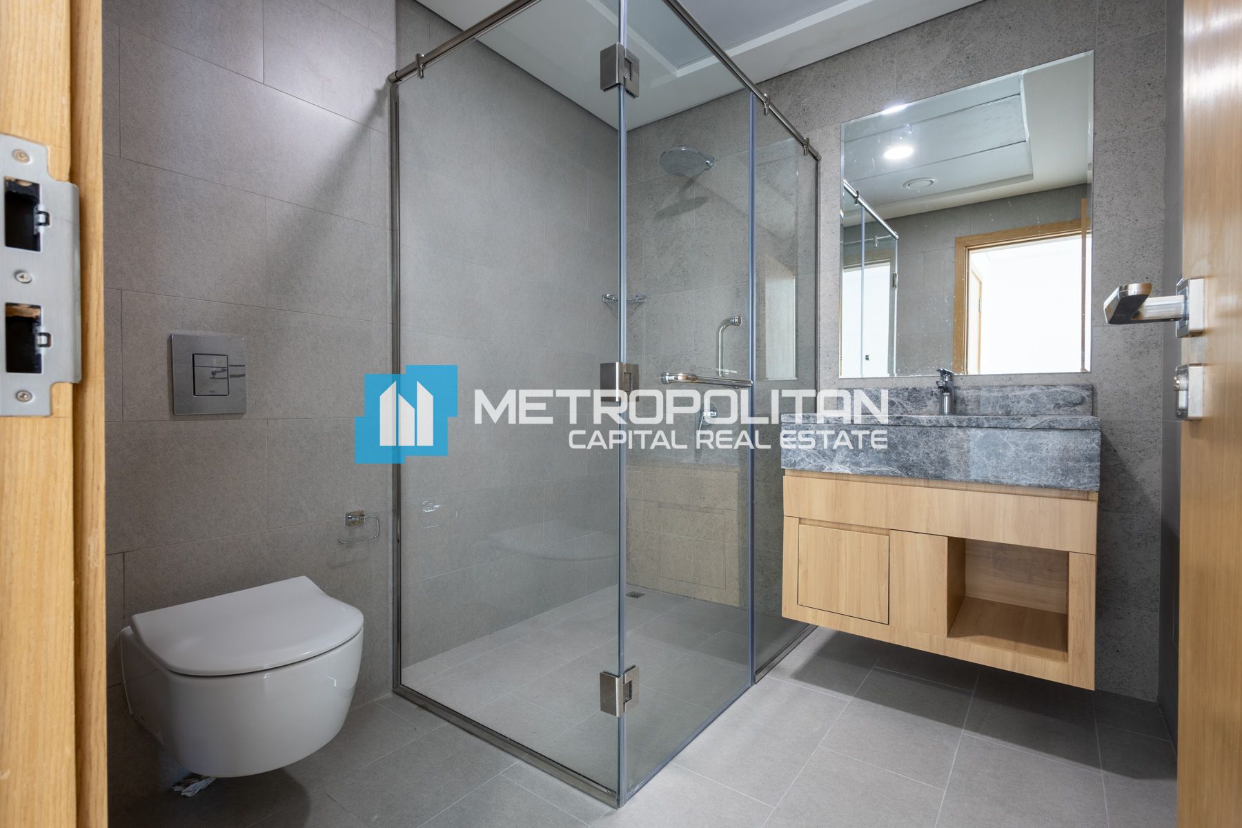 Beautiful 3BR+M | High Floor | Vacant | Full Canal