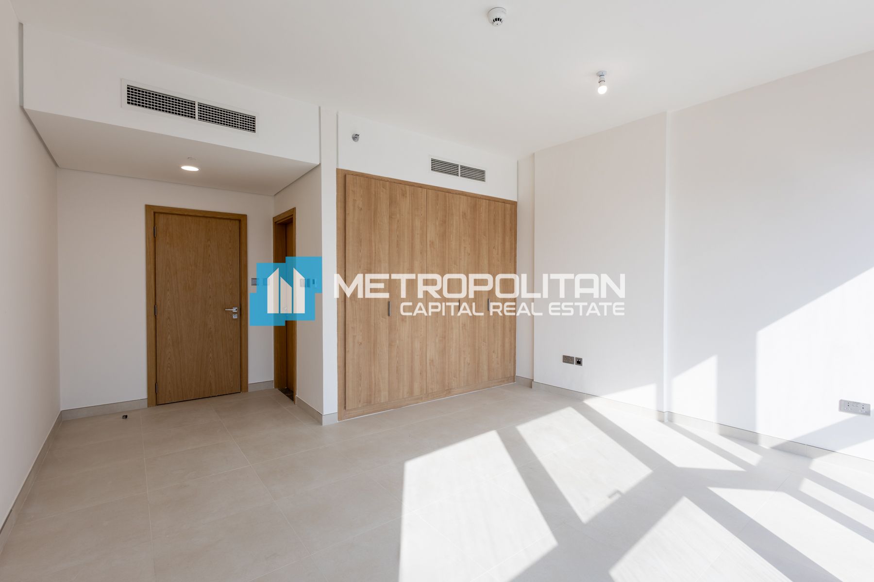 Beautiful 3BR+M | High Floor | Vacant | Full Canal