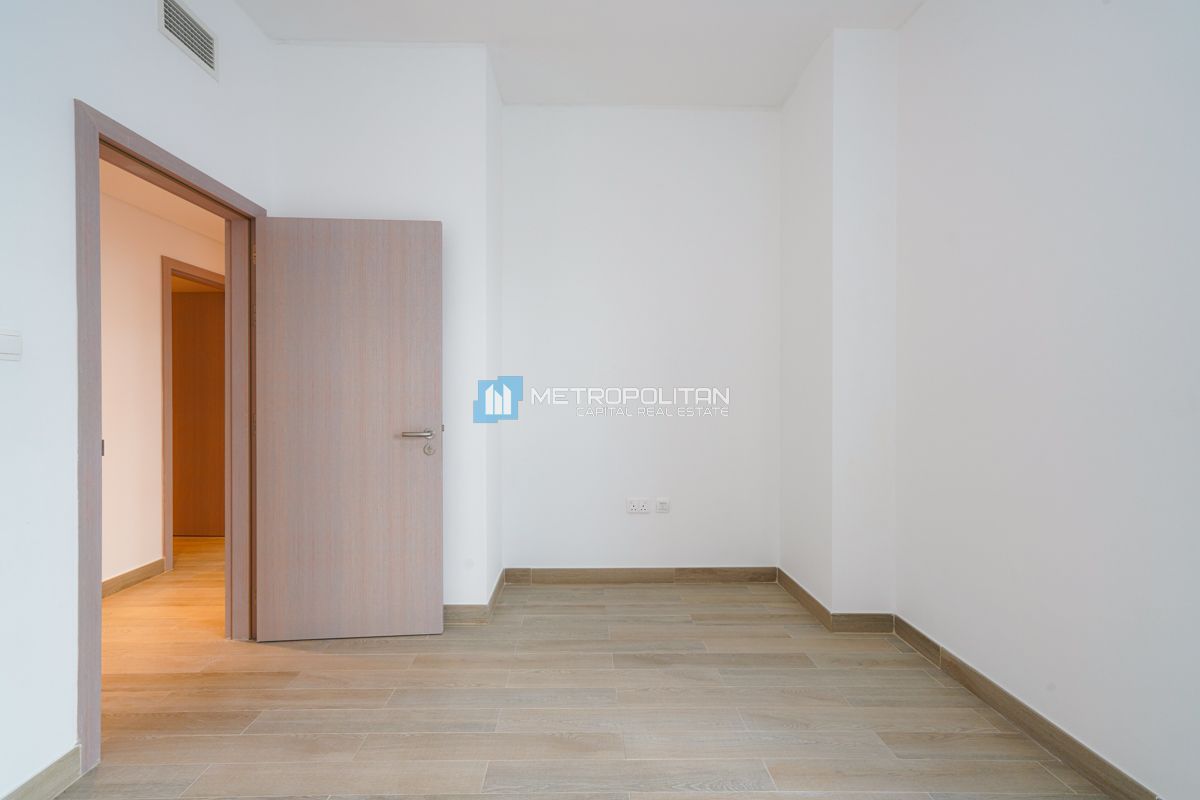 Hot Deal 3BR w/ Maids | Community View | Vacant