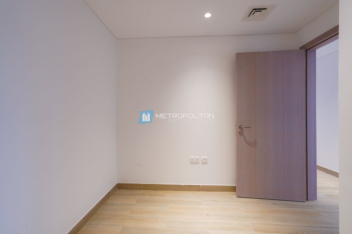 Hot Deal 3BR w/ Maids | Community View | Vacant