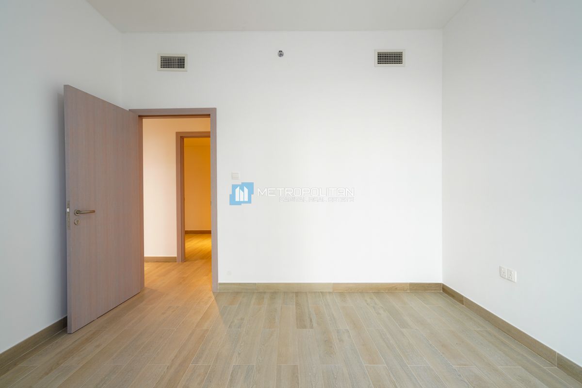 Hot Deal 3BR w/ Maids | Community View | Vacant