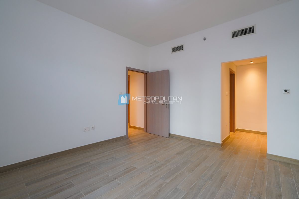 Hot Deal 3BR w/ Maids | Community View | Vacant