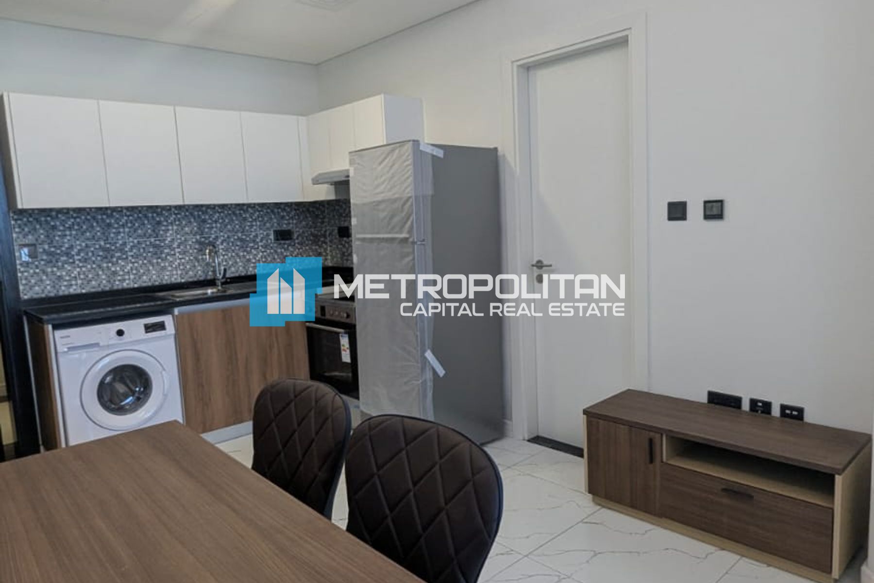 Junior 1 Bedroom | Fully Furnished | Mid Floor
