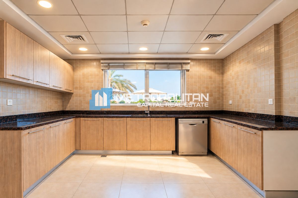 Golf & Mangrove View | 2 Balconies | Big Layout