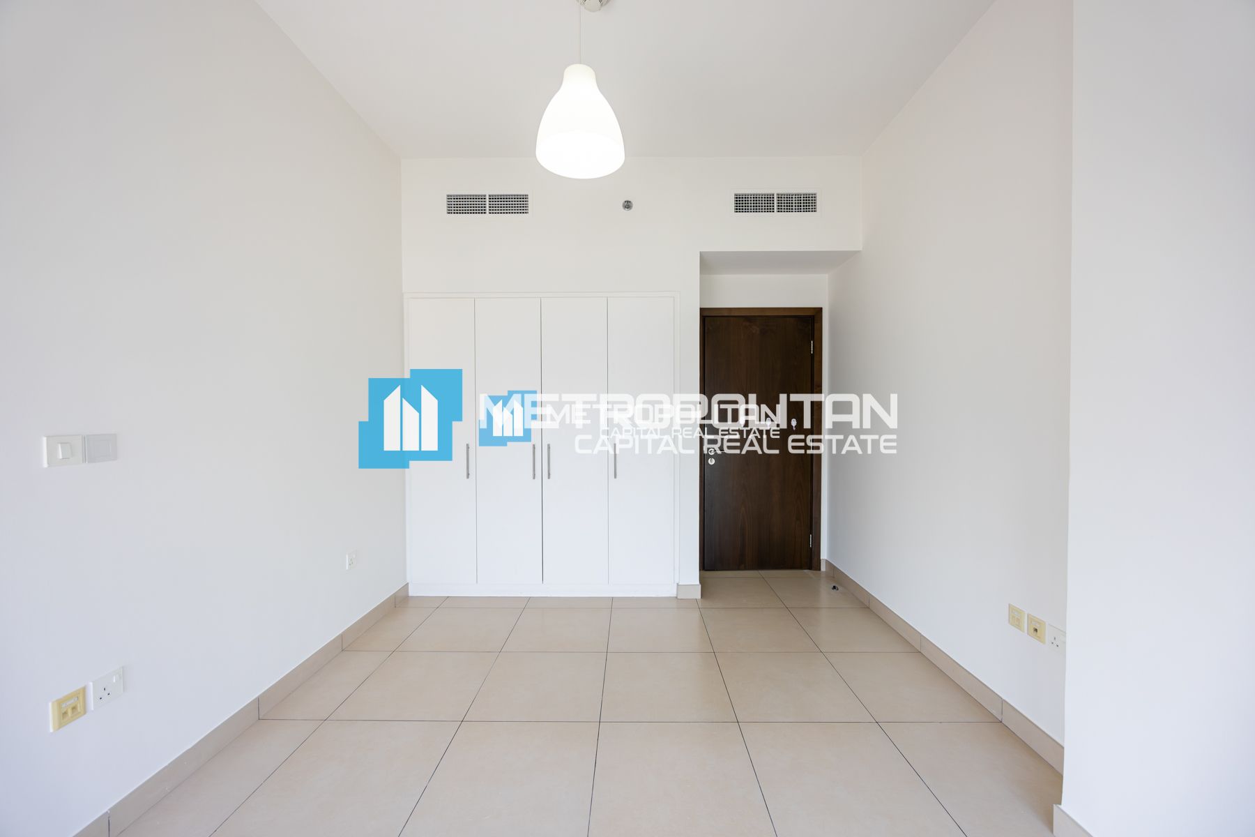 High Floor | Next to Corner 2BR | Community View