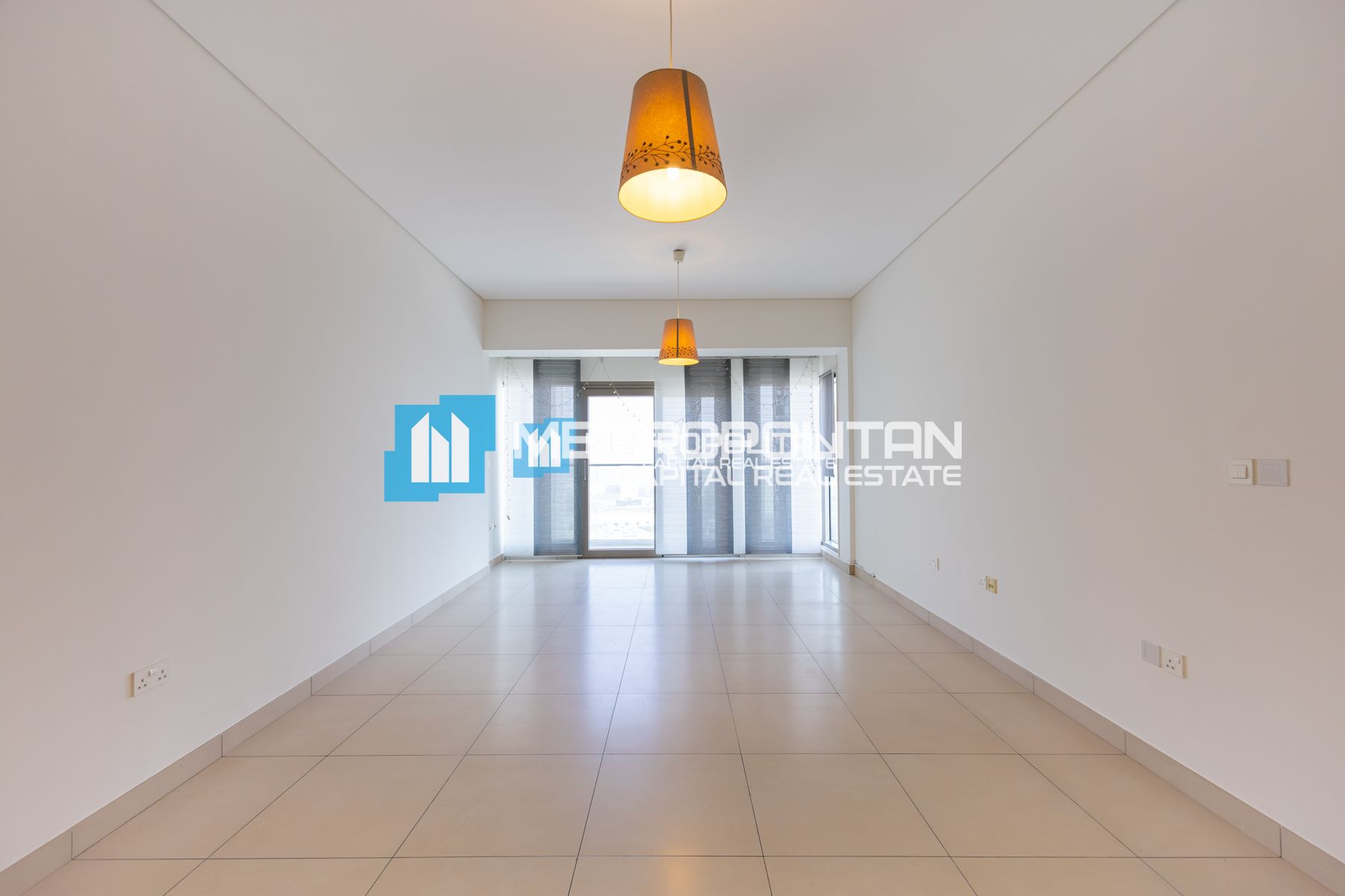 High Floor | Next to Corner 2BR | Community View
