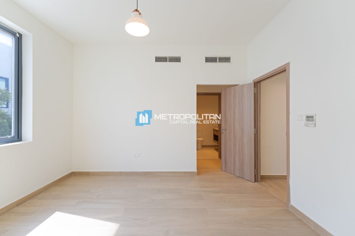 2BR Townhouse for Sale in Al Ghadeer 2, Al Ghadeer - MCS-50803