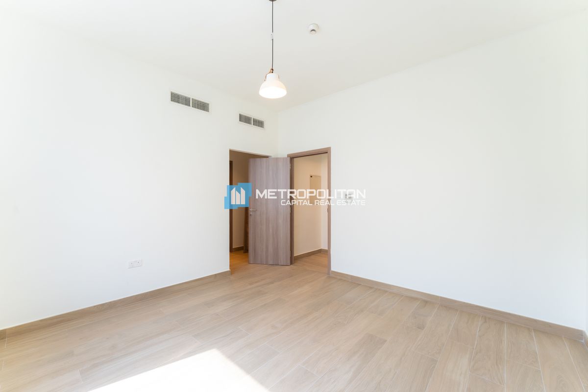 2BR Townhouse for Sale in Al Ghadeer 2, Al Ghadeer - MCS-50803