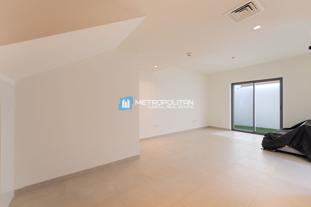 Vastu | 2BR w/ Maids | Landscaped Garden | Phase 2