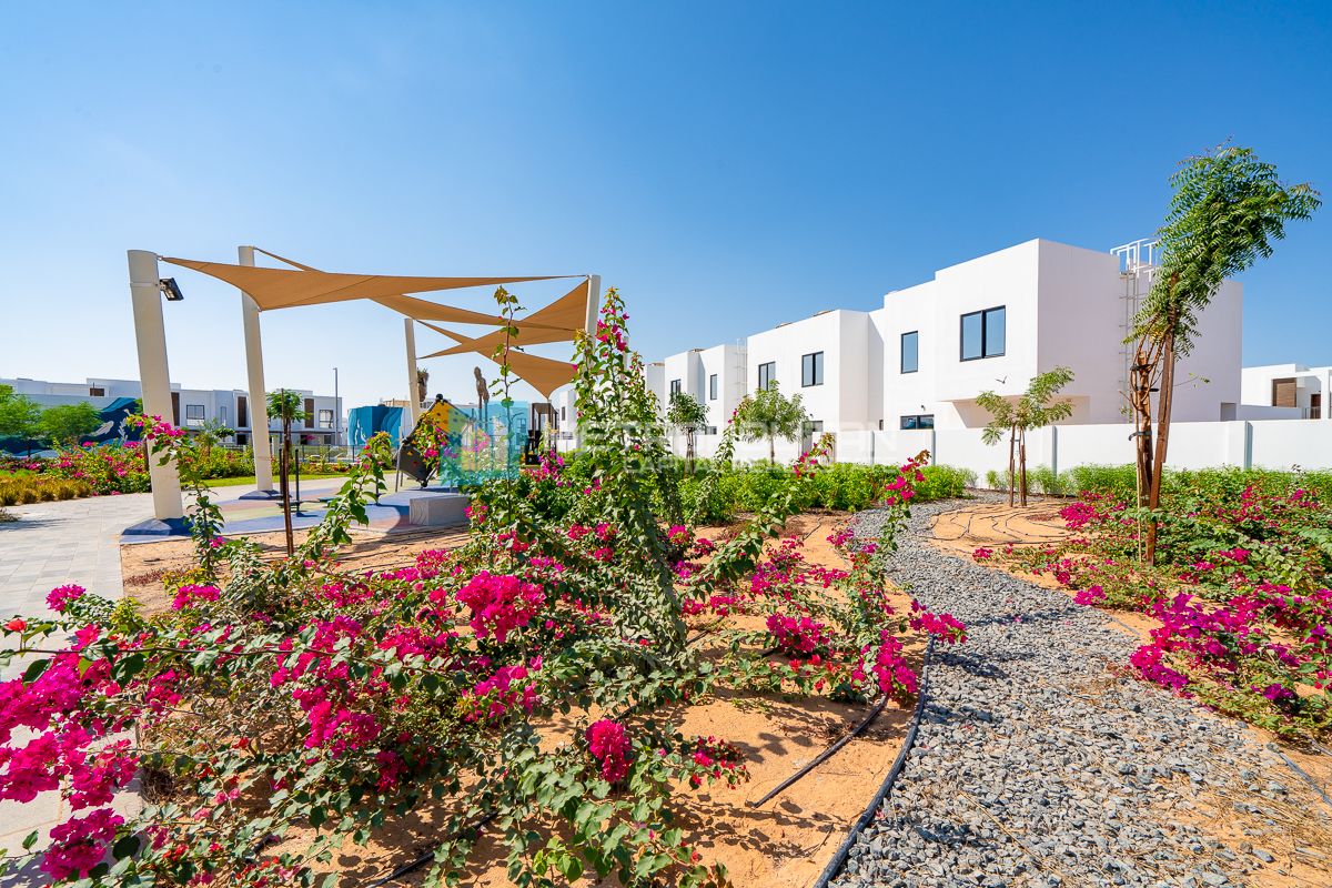 Vastu | 2BR w/ Maids | Landscaped Garden | Phase 2