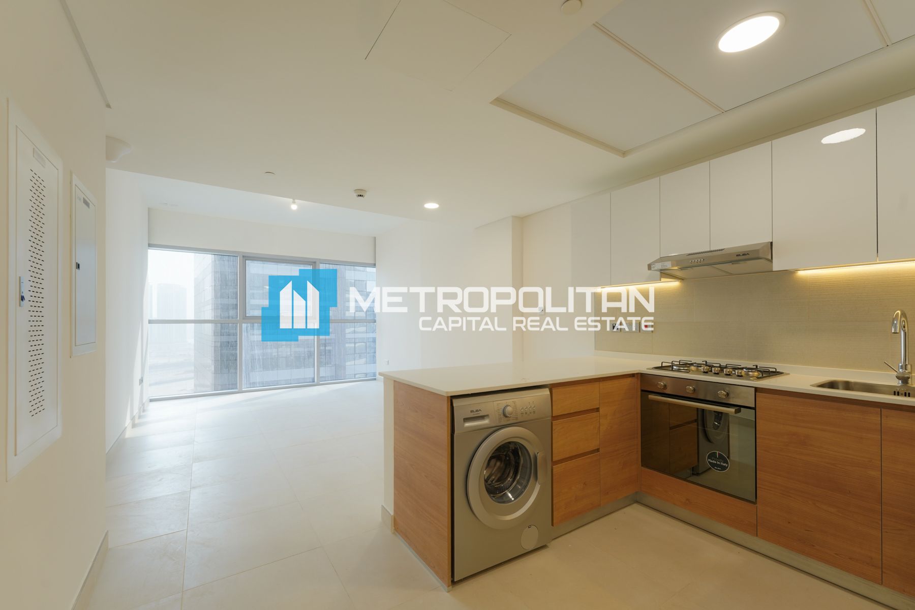 2BR w/ Balcony | Vacant | High Floor | Canal View