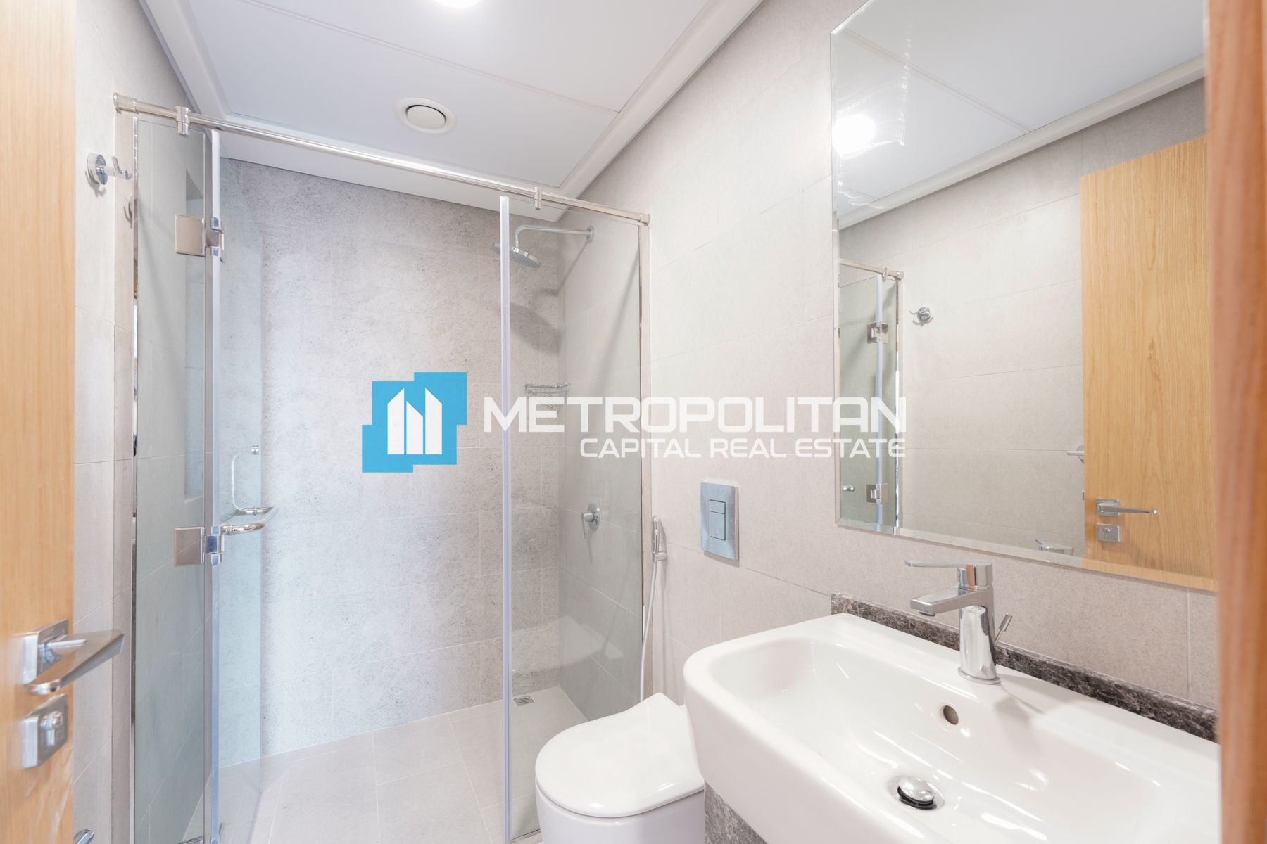 2BR w/ Balcony | Vacant | High Floor | Canal View