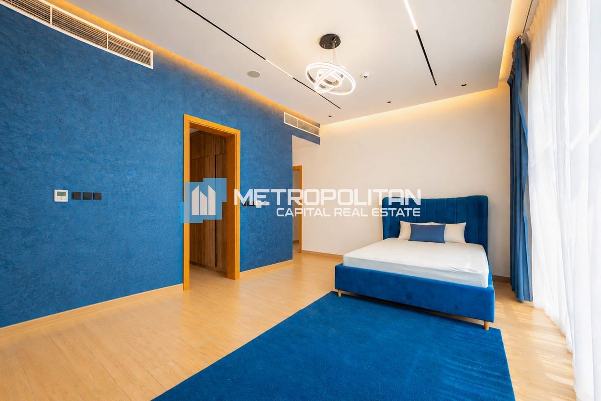 Rare Corner Villa | Massive Plot | Premium Unit