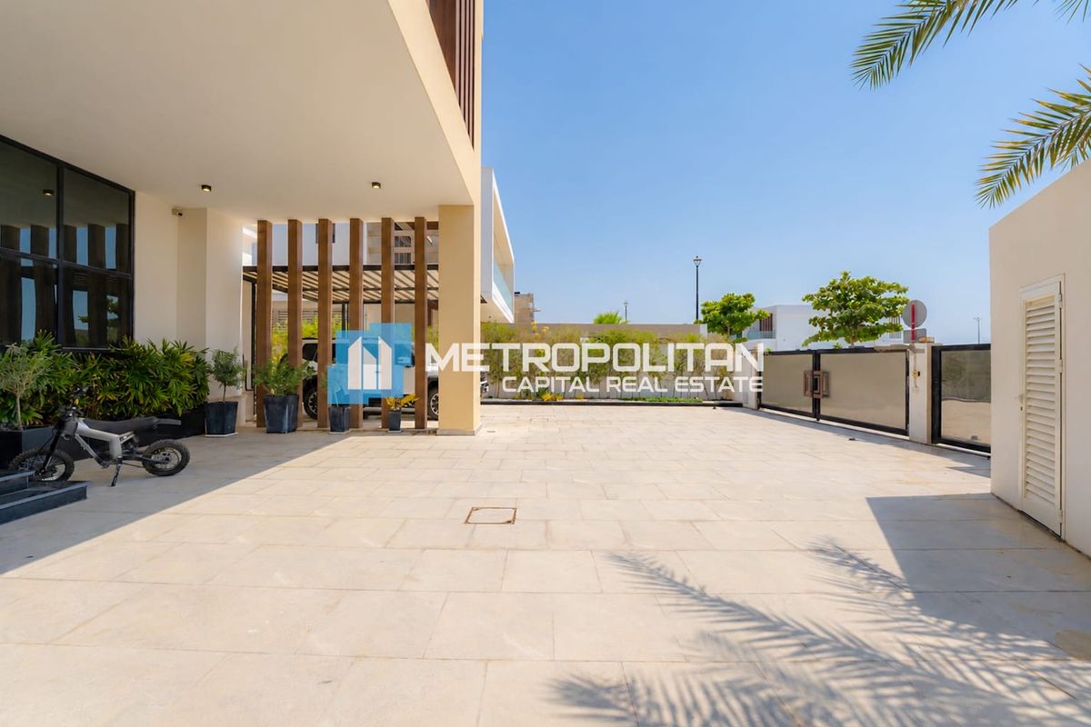 Rare Corner Villa | Massive Plot | Premium Unit