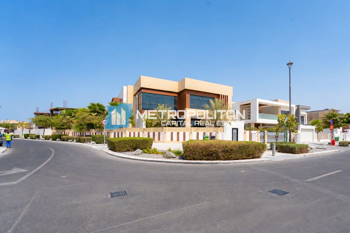 Rare Corner Villa | Massive Plot | Premium Unit