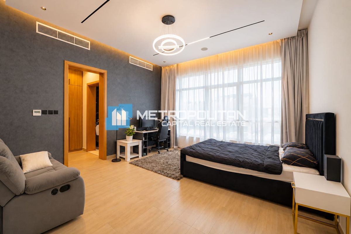 Rare Corner Villa | Massive Plot | Premium Unit