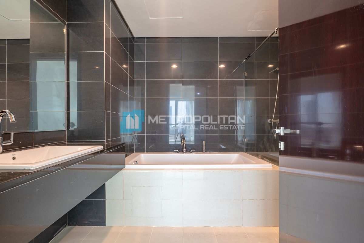 Partial Sea View | Maids + Study Views |High Floor
