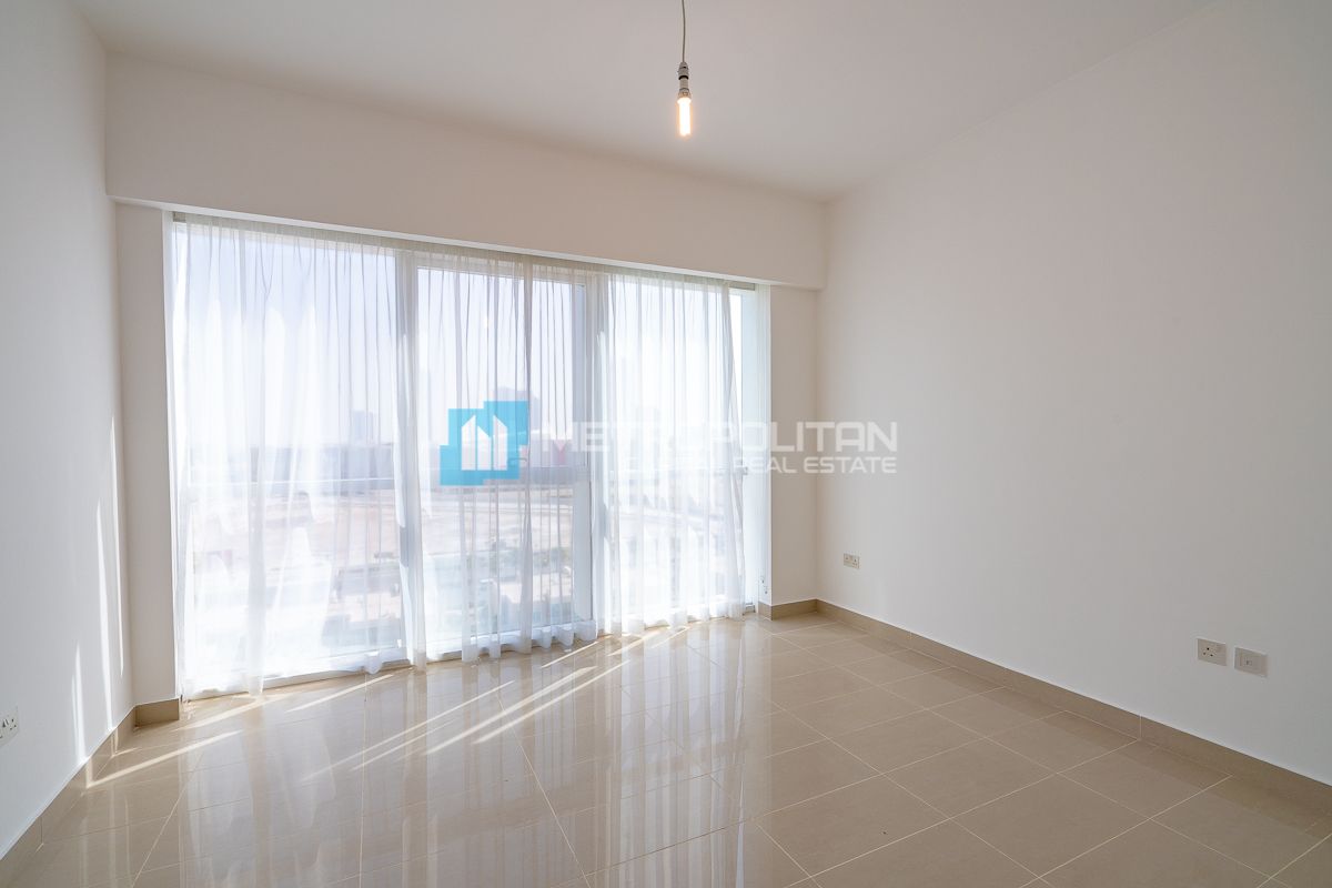 Partial Sea View | Maids + Study Views |High Floor