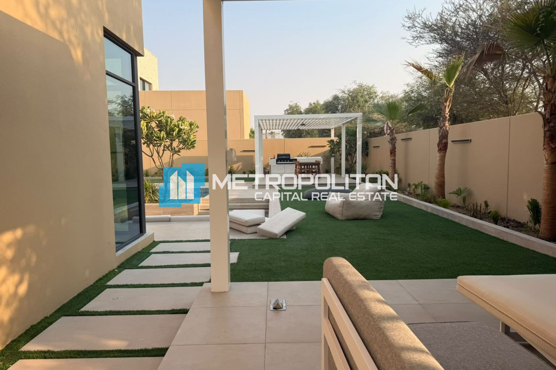 2BR w/ Maids | Close to amenities | Prime Location