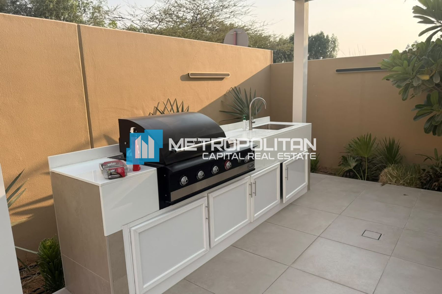 2BR w/ Maids | Close to amenities | Prime Location