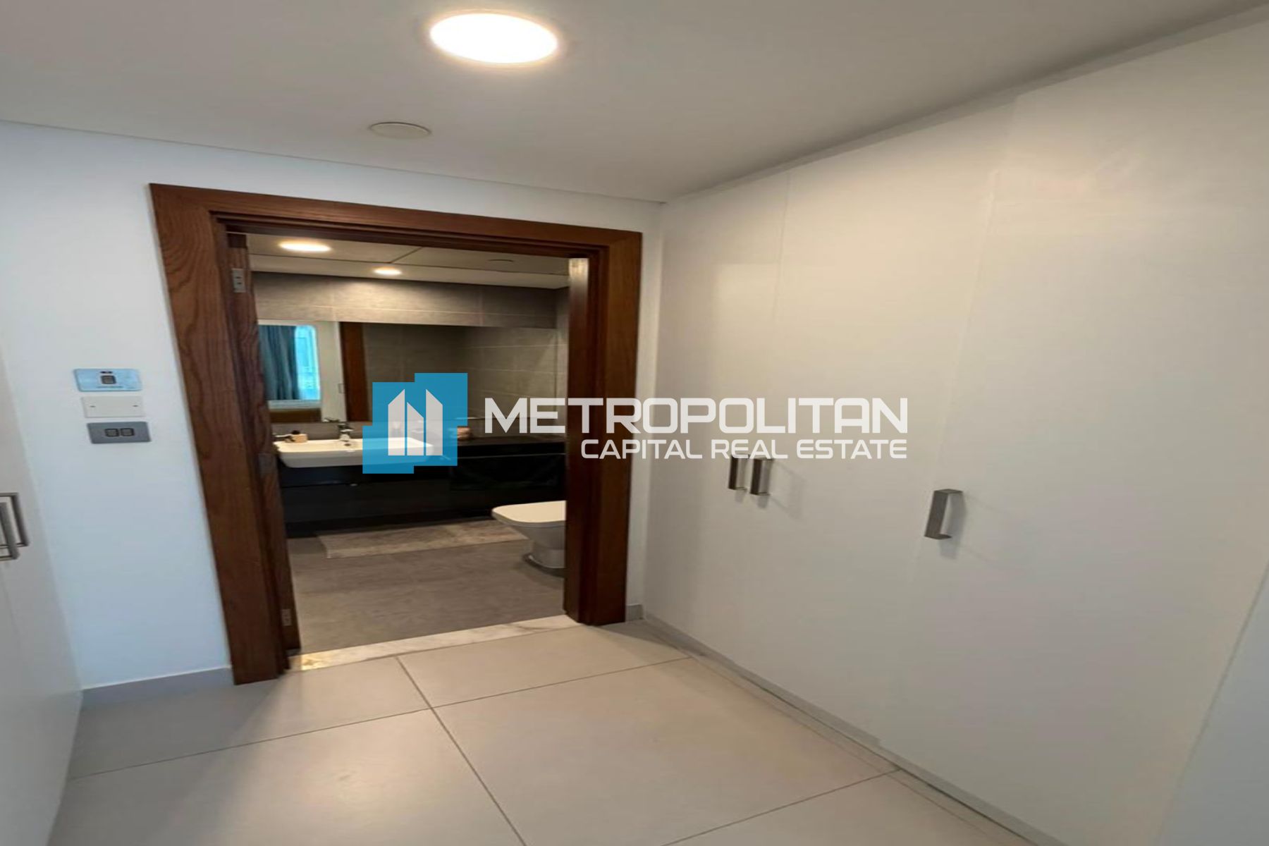 High Floor| Partial Sea View| High Roi | Furnished