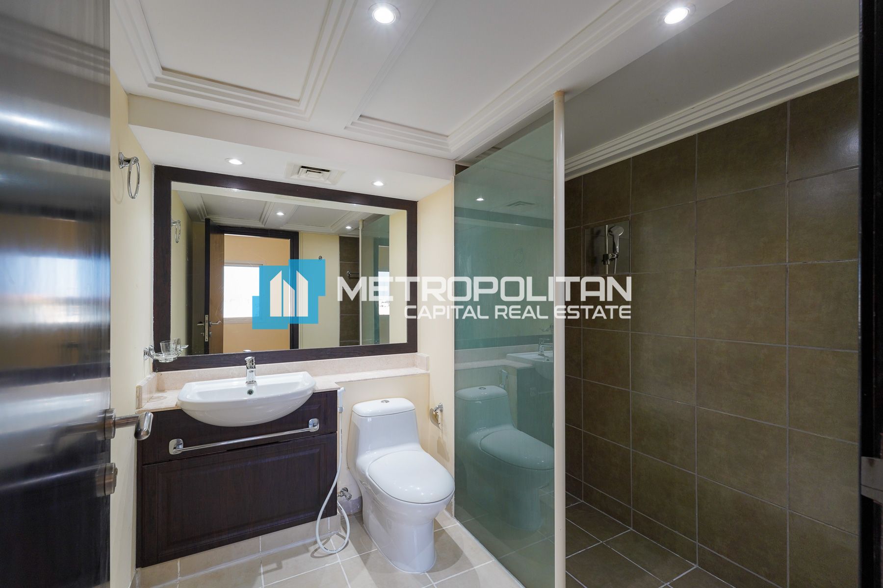 Duplex 3BR | Premium Amenities | Private Garden