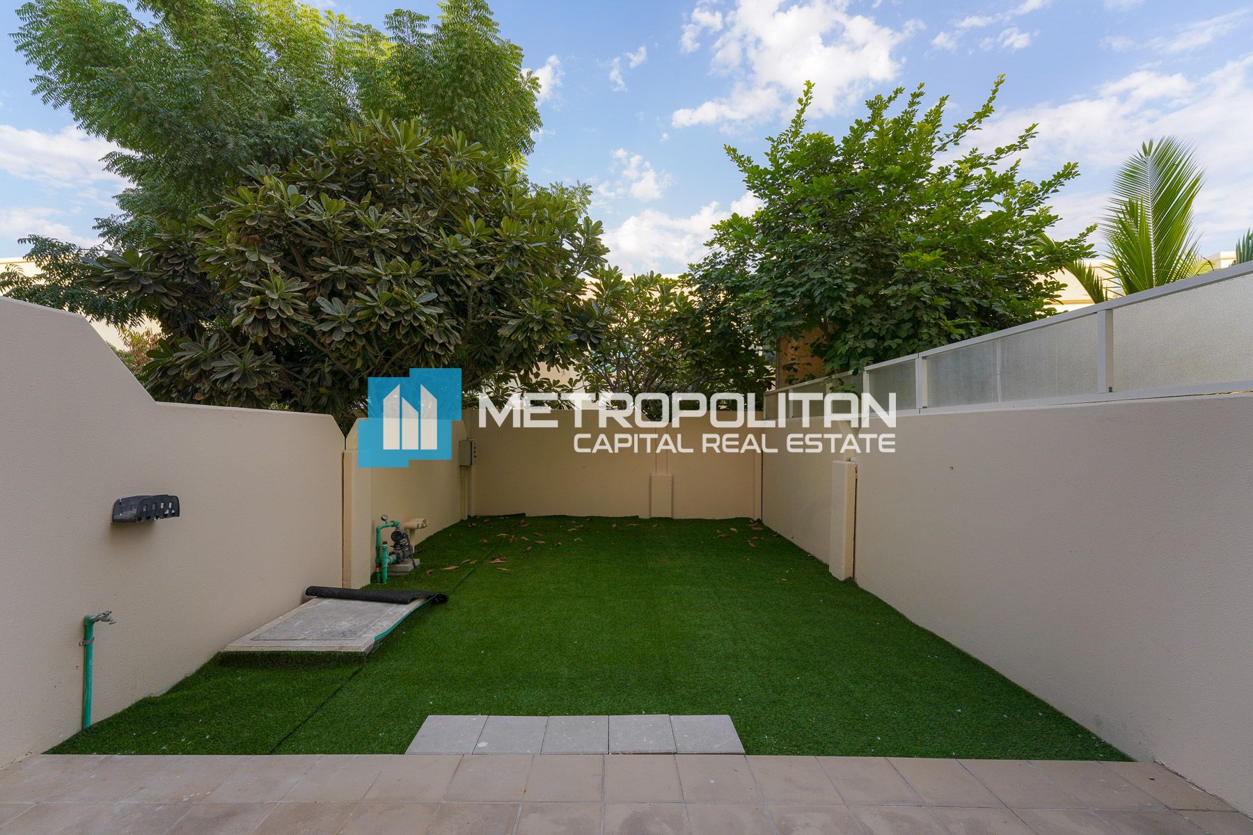 Duplex 3BR | Premium Amenities | Private Garden